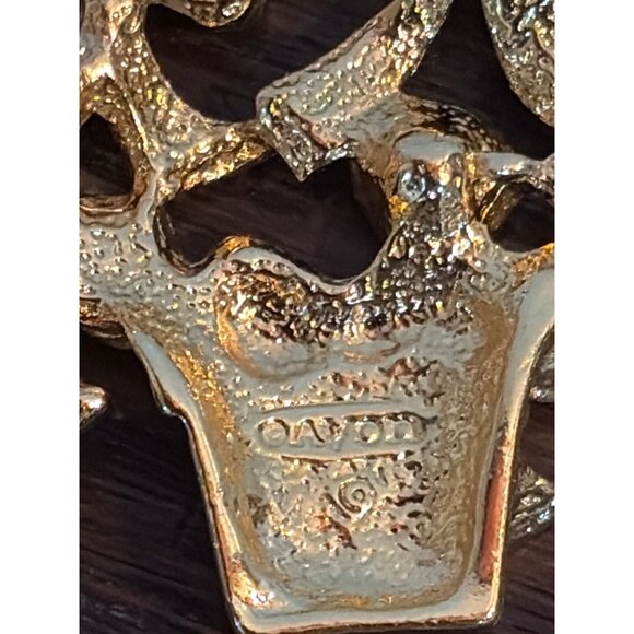 VTG Avon Gold-Tone Christmas Tree Brooch Rhinestone Accents Holiday Pin Jewelry - Picture 3 of 3